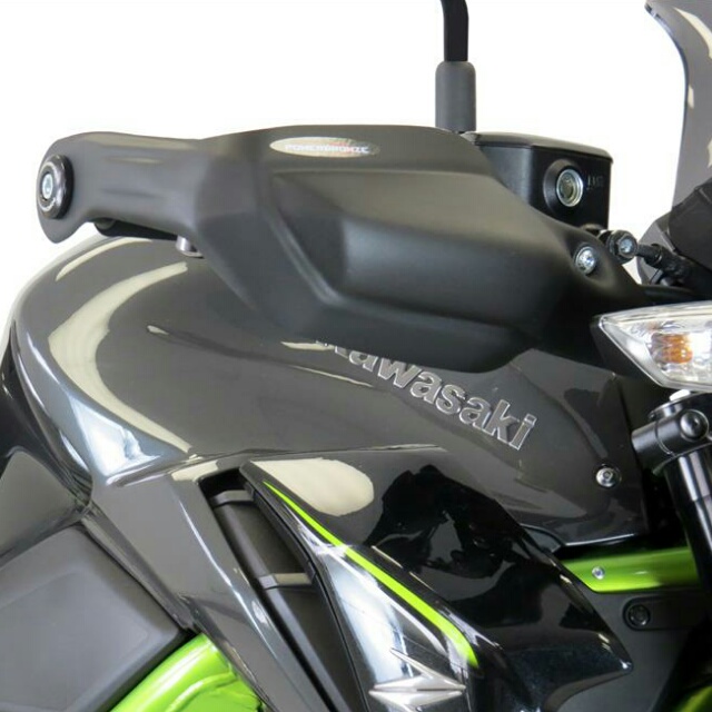 KAWASAKI >> Z900(18-) ハンドガードキット Powerbronze