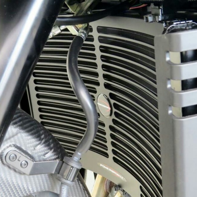 SUZUKI >> GSX-S1000/F（15-）・KATANA(19-)ラジエターカバー　PowerBronze【廃番】