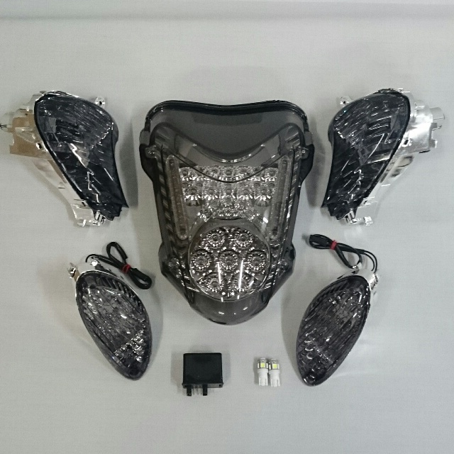 SUZUKI >> GSX1300R Hayabusa（08-20） スモークレンズ・コンプリートキット２【保安基準適合品】