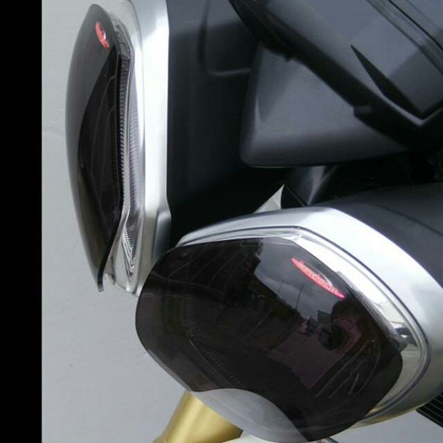 Triumph >> SpeedTriple（11-15）・StreetTriple（12-16） ヘッドライトレンズシールド Powerbronze