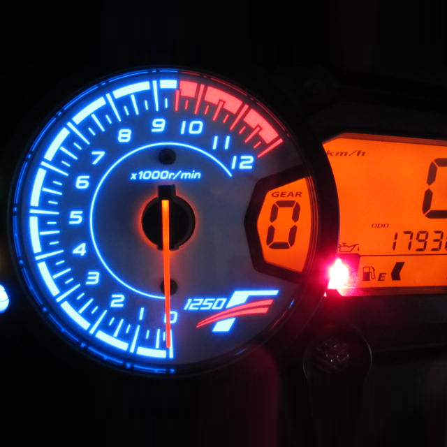 OXP-311529-AC-L-night.jpg