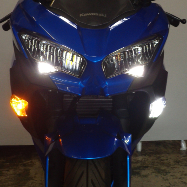 KAWASAKI NINJA用スモークレンズ・ウインカーポジション・デイライトキット