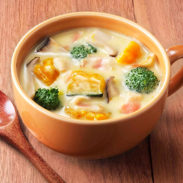 牛乳を加えて作る　野菜をいっぱい食べるスープ　チャウダー用スープ