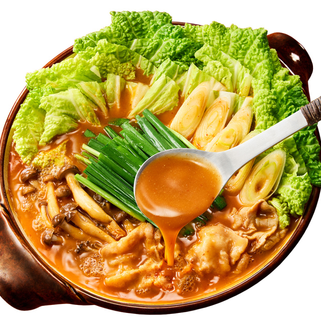 野菜をいっぱい食べる鍋　味噌キムチ鍋スープ