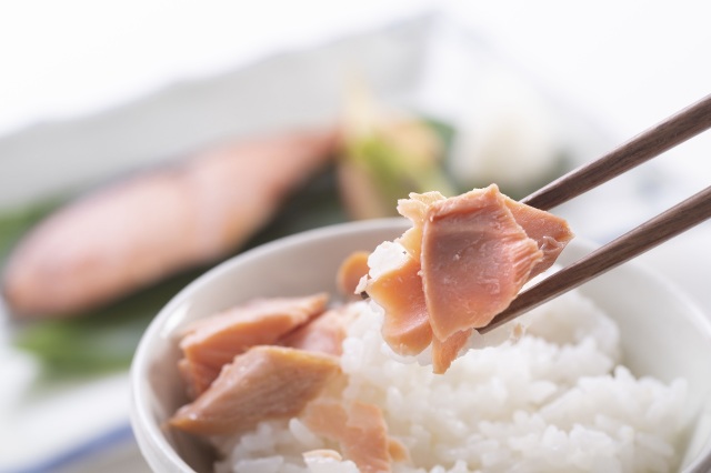 永徳　塩引鮭切身7切