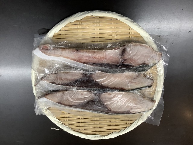 ブリ一夜干し（３切）