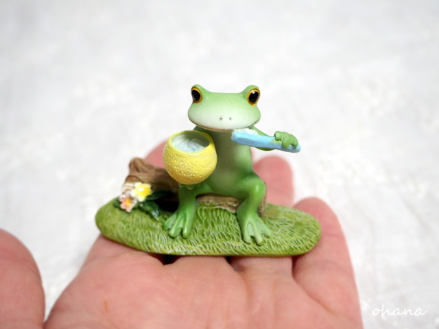 Copeau「歯磨きするカエル」