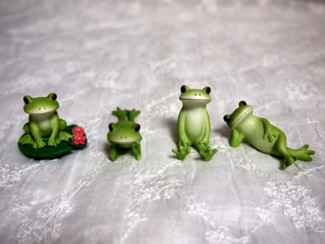 ミニカエル