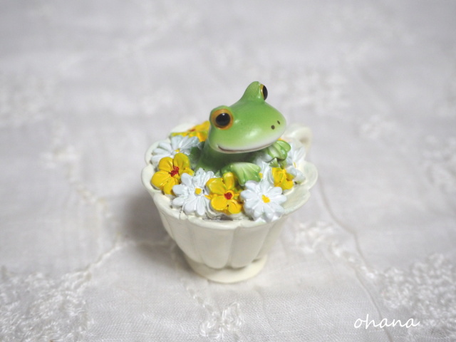 カモミールティーなカエル