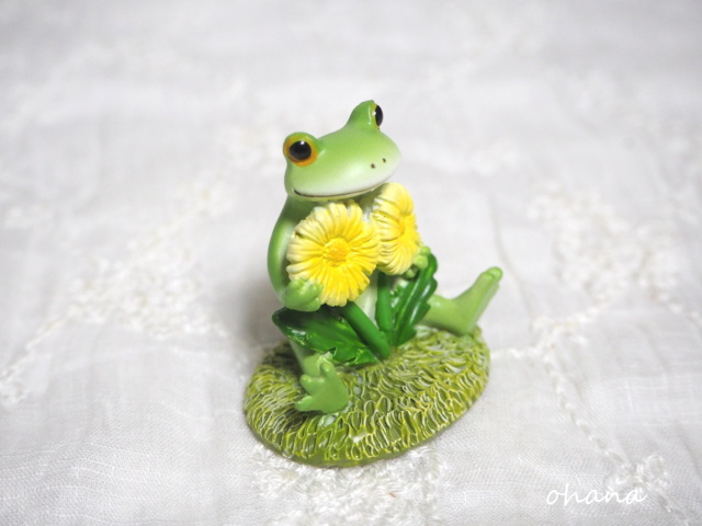 タンポポとカエル