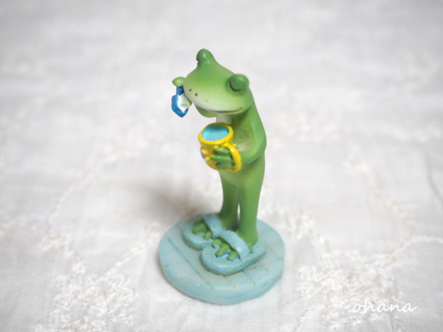 歯磨きタイムのカエル