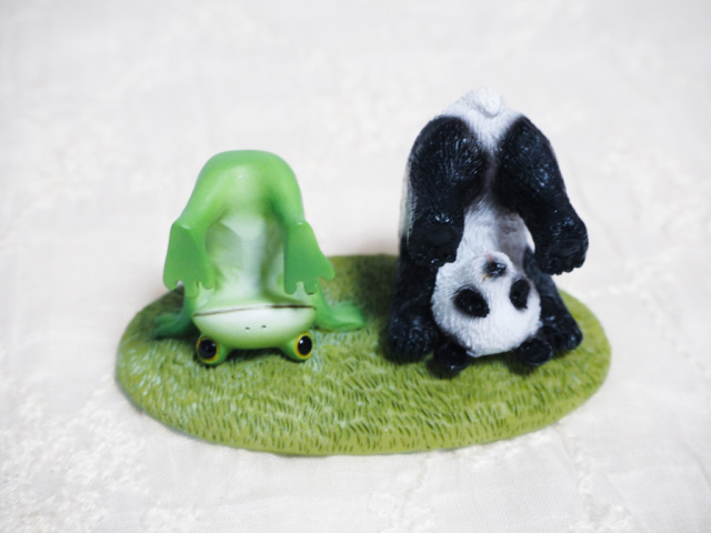 でんぐりがえしパンダとカエル