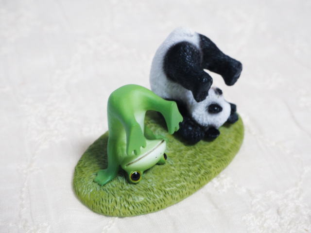 でんぐりがえしパンダとカエル