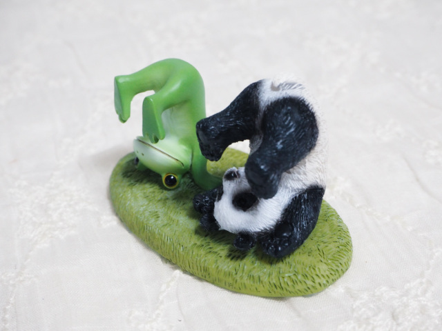 でんぐりがえしパンダとカエル