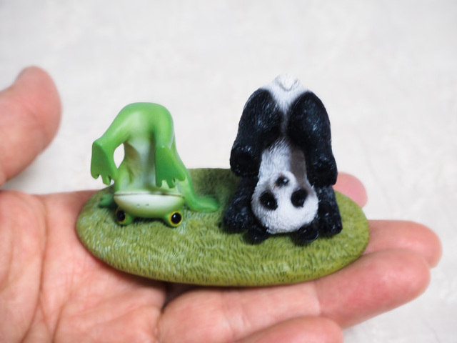 でんぐりがえしパンダとカエル