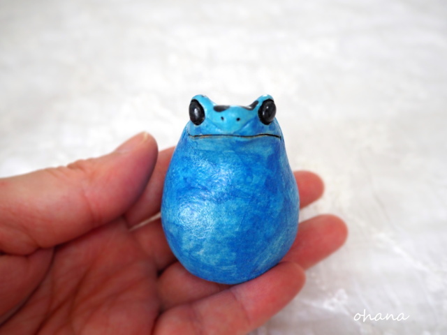 ヤドクガエルの一輪挿し
