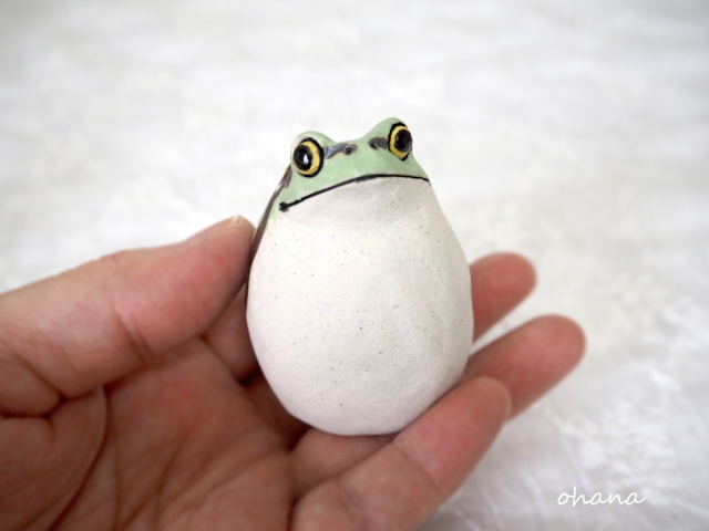 アマガエルの一輪挿し