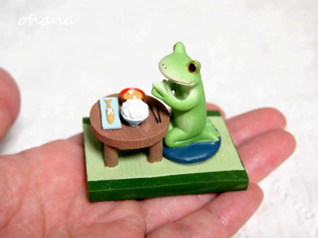 いただきますカエル