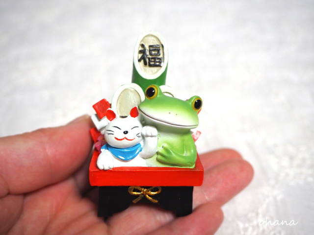 門松カエルと招き猫