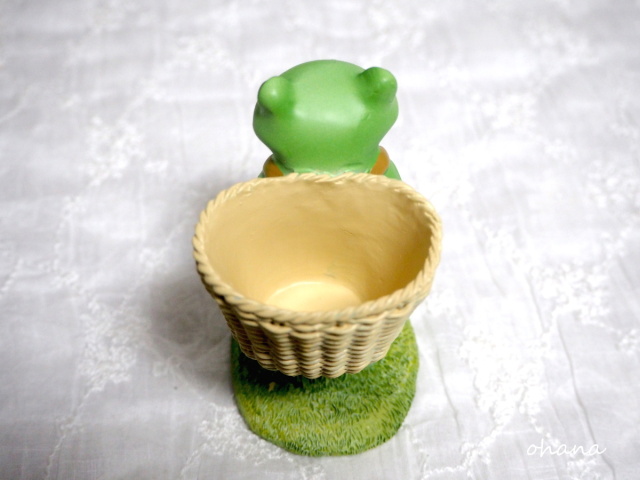 背負いカゴの小物入れ