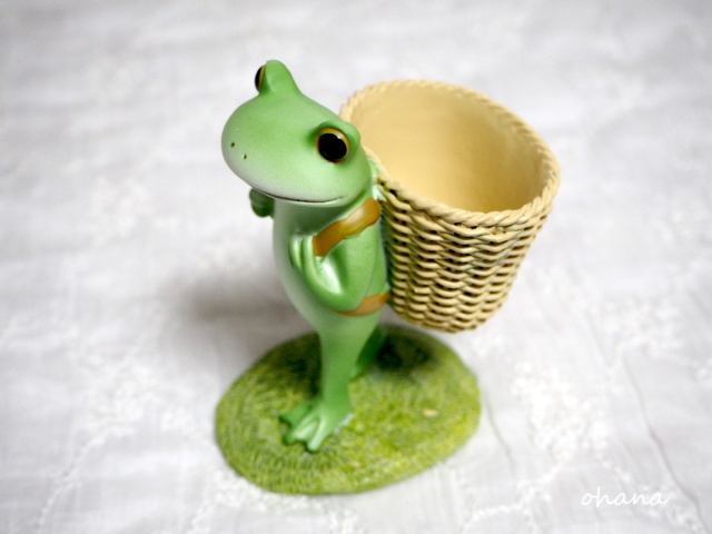 背負いカゴの小物入れ