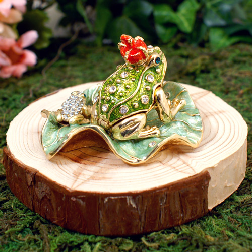 宝石箱シリーズ「ジュエリーボックス・王冠カエル」