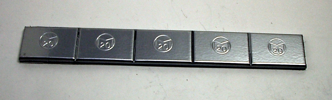 マルエム　20ｇ貼付　2ｋｇ入　黒テープ
