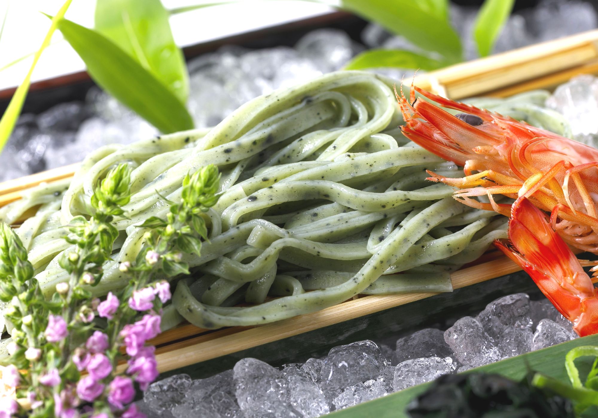 加賀・丸芋よもぎうどん