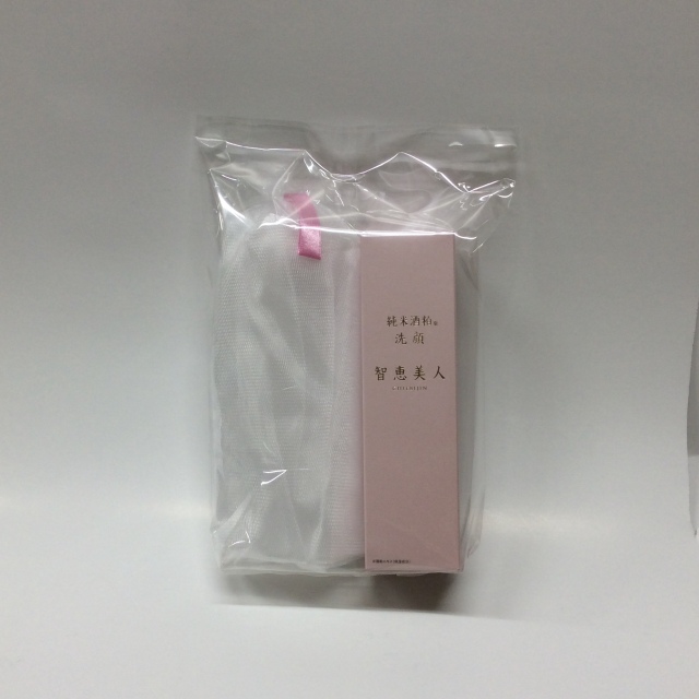 純米酒粕洗顔フォーム智恵美人