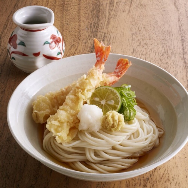 華