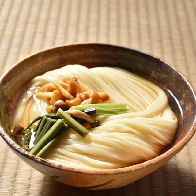 UH-03】平延べうどんバラ ※包装不可 ｜半田そうめん｜【公式】オカベの麺