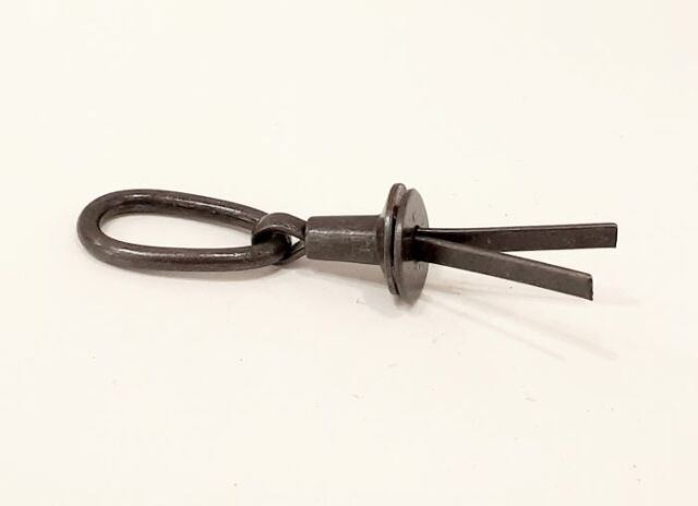 掛花金具 変形楕円3鉄 （鉄製） 陶芸用 壁掛け 花器 掛花 吊るす