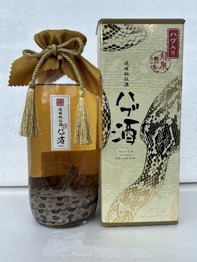 【新】　ハブ入りハブ酒ゴールド【40度】750ml