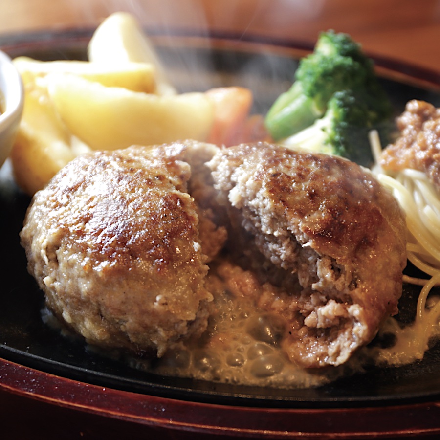 沖縄最高峰ブランド肉の味の饗宴！ もとぶ牛とあぐーのハンバーグ
