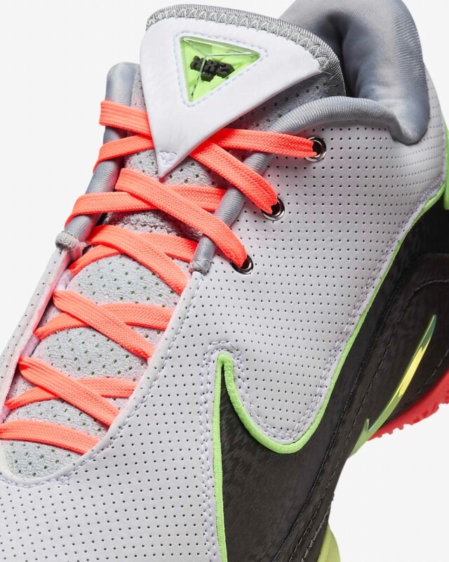 ポイント2倍！】HF0700-900 / NIKE / ナイキ / LEBRON XXII EP