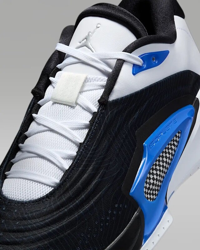 1月1日発売】【ポイント2倍！】FQ1285-003/ JORDAN / LUKA 3 PF