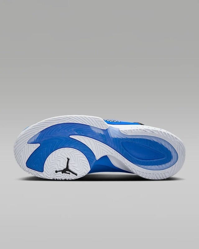 1月1日発売】【ポイント2倍！】FQ1285-003/ JORDAN / LUKA 3 PF
