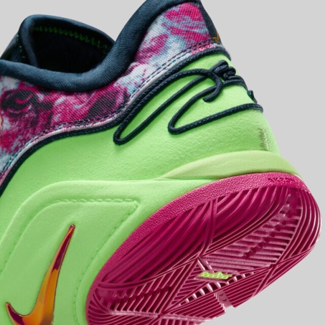 ポイント2倍！】HV8452-400/ NIKE / ナイキ / LEBRON XXII EP
