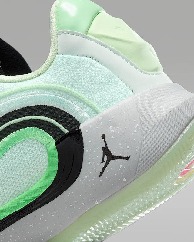 HJ5225-300/ JORDAN / LUKA 4 GS / ジョーダン
