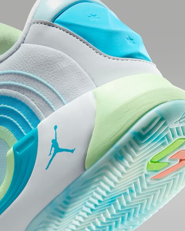 ポイント2倍！】HF0824-002 / JORDAN / LUKA 4 PF / ジョーダン