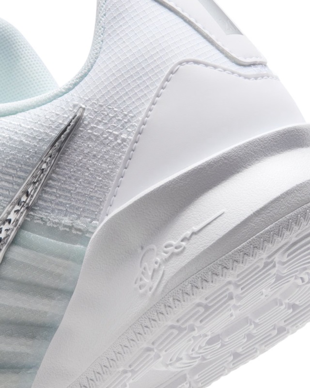 ポイント2倍！】 HF2882-101/ NIKE / ナイキ / SABRINA 3 EP