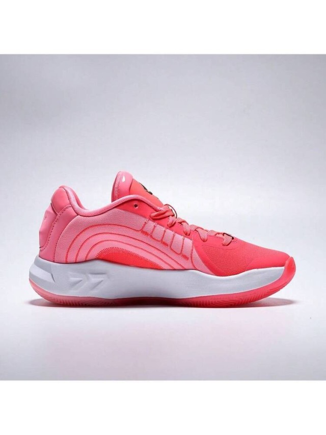 Nike Jordan バッシュ　ルカ Jordanブランドからバスケットボールシューズ「ルカ2」が登場