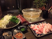 全国送料無料！パイナップルあぐー【三枚肉と肩ロース】しゃぶしゃぶセット４～６人前８００g