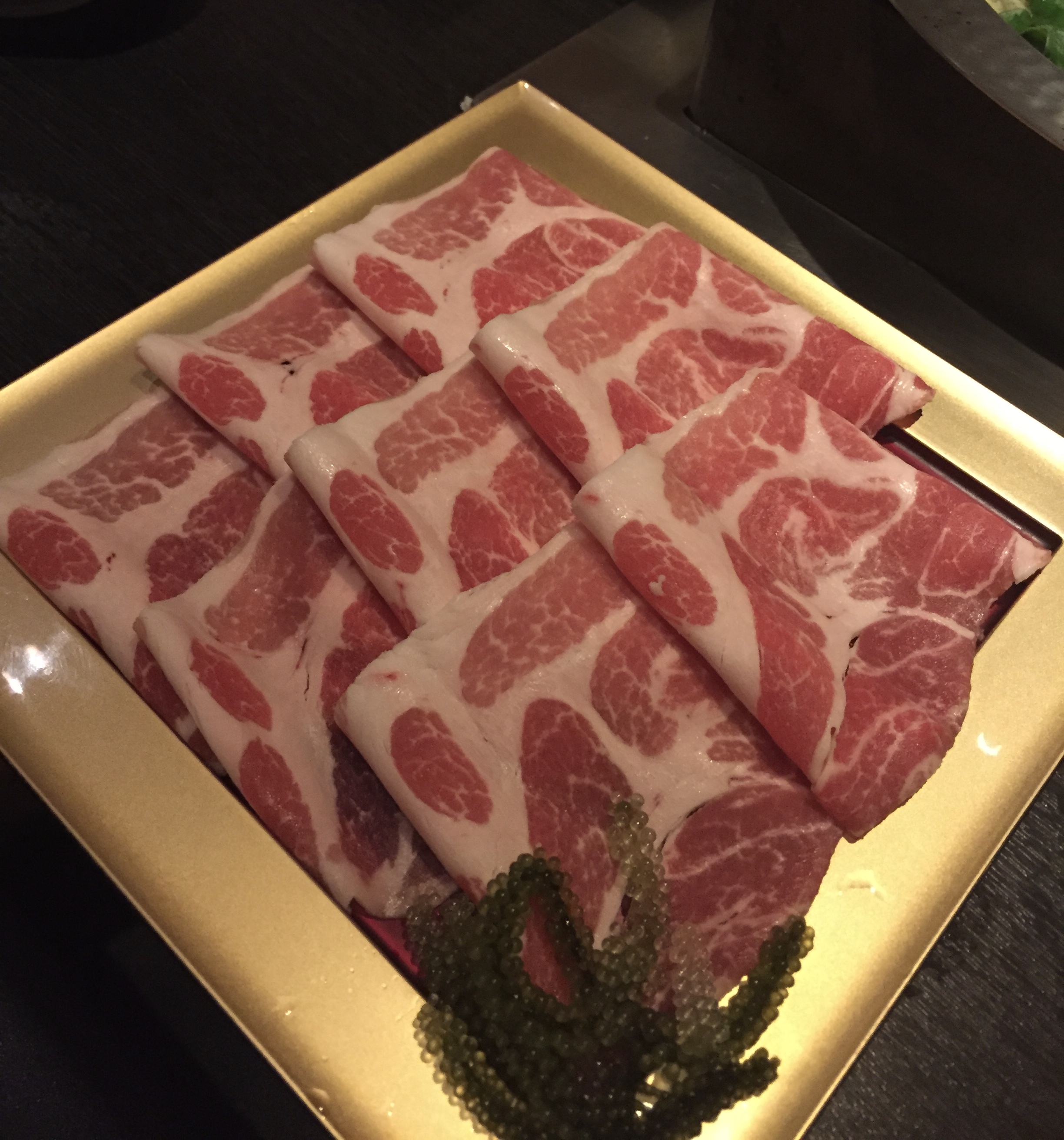 在来種あぐー豚の純血100％、究極のあぐー【「しまくる、肩ロース】しゃぶしゃぶセット2～3人前３００g、送料込！