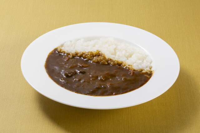 金泉カレー盛り付け