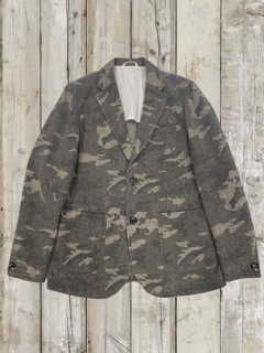 迷彩テーラードジャケット