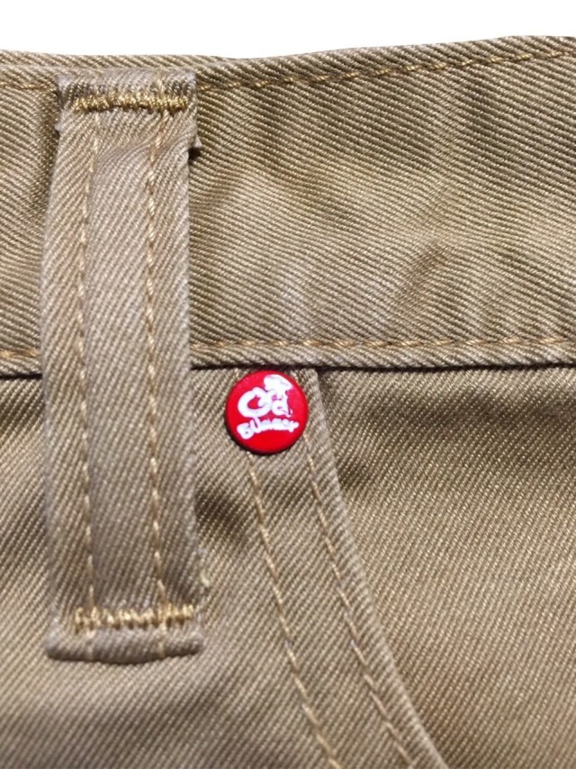 チノパンツ（ダークベージュ）