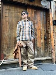 長袖チェックシャツ