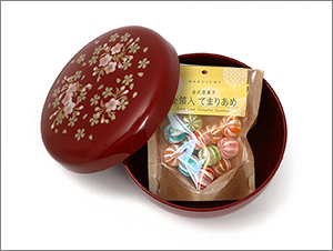 山中漆器 桜づくしボンボニエール ペア –  金沢金箔入り金平糖・手毬あめ★日本土産（みやげ）や記念品に！英語説明書つき