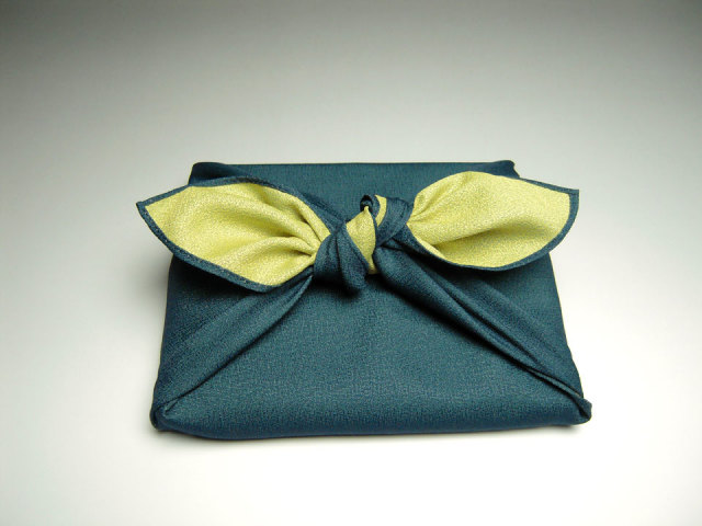 風呂敷ラッピング黄緑、濃紺リバーシブル